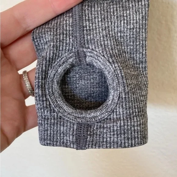 Gymshark flex cropped long sleeve top women’s small grey EUC - Picture 3 of 5